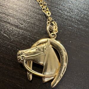 VINTAGE ✨1960s✨ 12k GF horse/horseshoe necklace